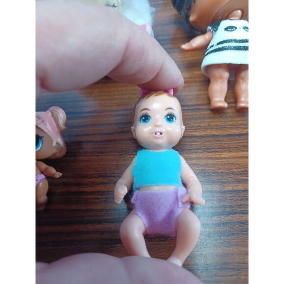 Toy L O L Mini Figurines Girls Boys Baby Random Lot Of 14 - Picture 3 of 10
